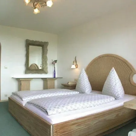 בית הארחה Weinberghof הגנאו